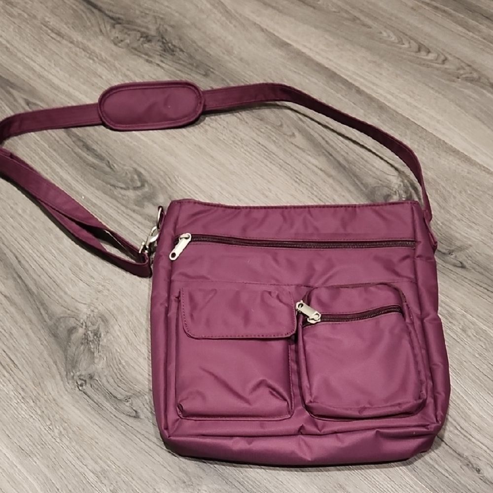 NWOT Plum Purple Nylon LG TravelSmith Crossbody Bag
